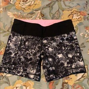 Lululemon Run Dart & Dash Flowabunga Black Shorts
